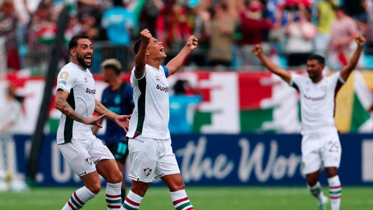 Football - FIFA Club World Cup - Round of 16 - Inter Milan v Fluminense - Bank of America Stadium, Charlotte, North Carolina, U.S. - June 30, 2025 Fluminense's Thiago Silva and Juan Freytes celebrate after Hercules scores their second goal - REUTERSPIX