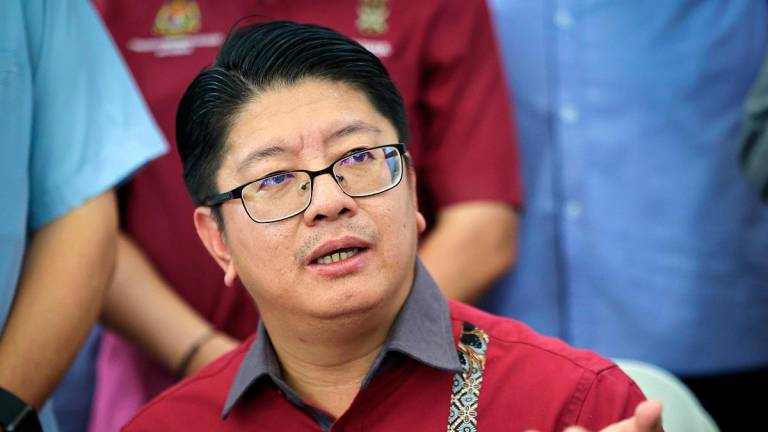 Menteri Pembangunan Usahawan dan Koperasi Datuk Ewon Benedick. - fotoBERNAMA