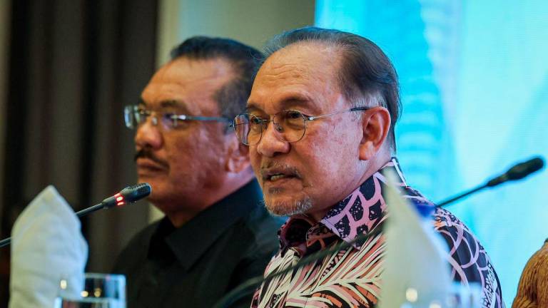 Perdana Menteri Datuk Seri Anwar Ibrahim berucap pada Forum Ilmuwan Malaysia MADANI di Institut Integriti Malaysia hari ini - fotoBERNAMA (2025)