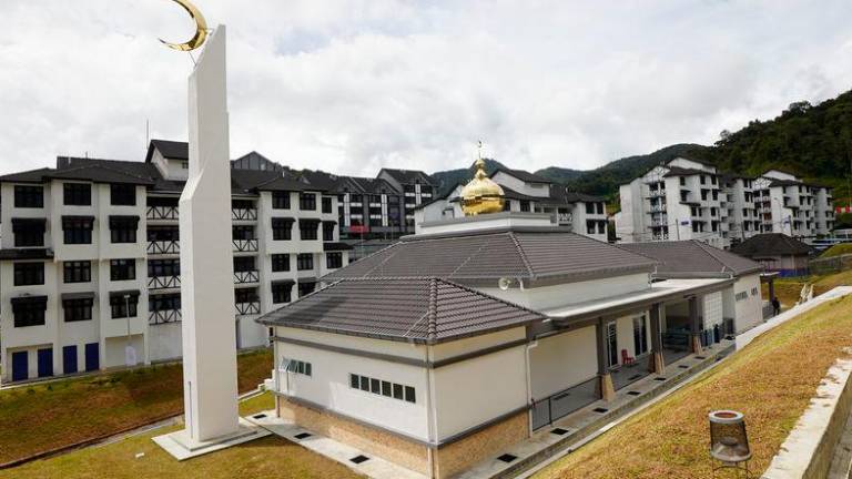 Surau Al-Amin at IPD Cameron Highlands is not just a place of worship but also a symbol of unity and community well-being, reflecting LBS’s strong commitment to corporate social responsibility.