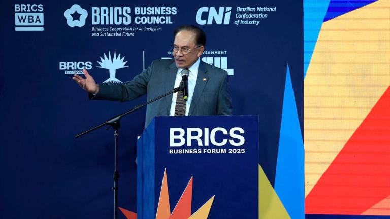 Perdana Menteri Datuk Seri Anwar Ibrahim berucap pada BRICS Business Forum bertemakan ‘Bridging Continents, Building Future: A Shared Agenda for Sustainable Progress’ sempena Sidang Kemuncak Pemimpin BRICS ke-17 semalam-BERNAMA