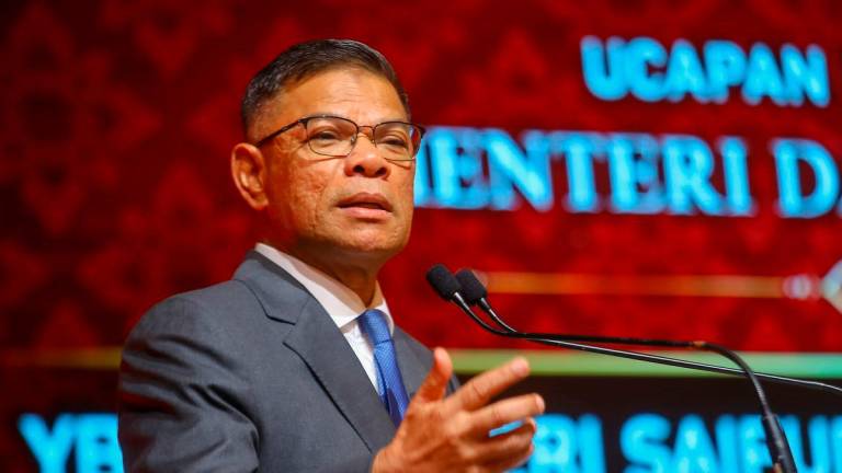 Menteri Dalam Negeri Saifuddin Nasution Ismail - THESUNFOTO