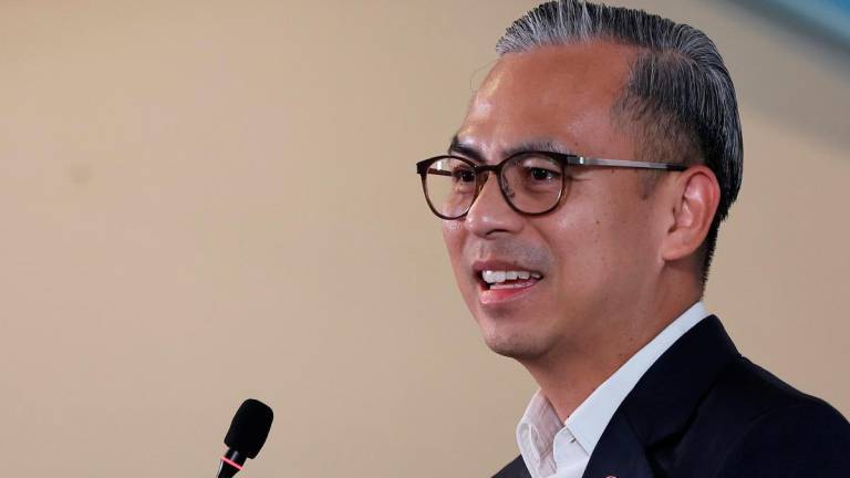 Menteri Komunikasi Datuk Fahmi Fadzil. - fotoBERNAMA