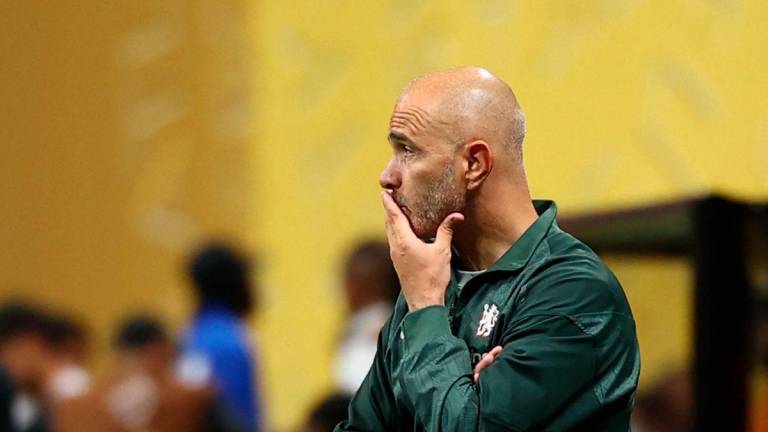 Football - FIFA Club World Cup - Group D - Chelsea v Los Angeles FC - Mercedes-Benz Stadium, Atlanta, Georgia, U.S. - June 16, 2025Chelsea manager Enzo Maresca reacts - REUTERSPIX