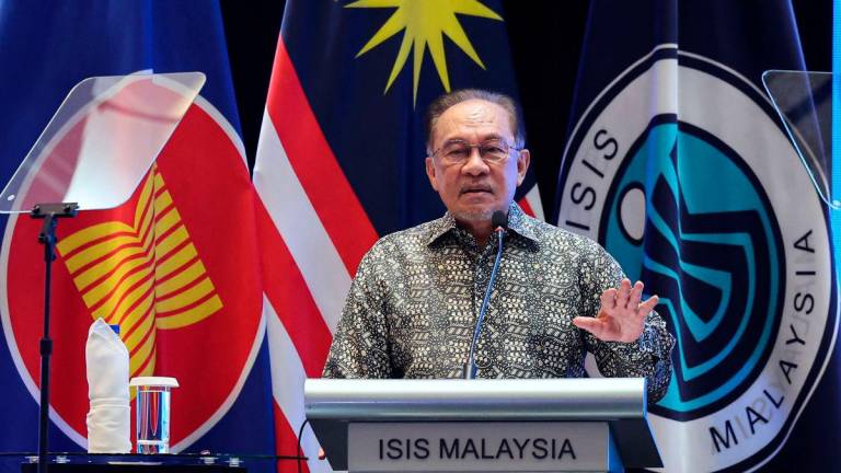 Perdana Menteri Datuk Seri Anwar Ibrahim ketika menyampaikan ucaptama pada 38th Asia-Pacific Roundtable: Recalibrating Asia’s Frontiers di sini hari ini- BERNAMA.