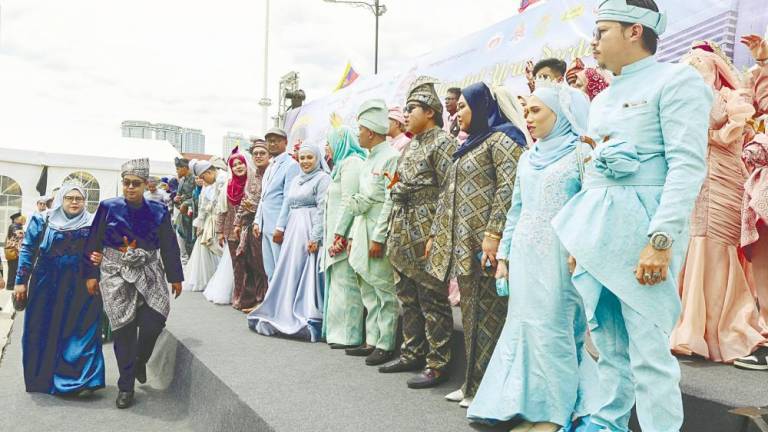 Lyndon said Malaysia’s declining fertility rate stems from various socio-economic factors, including urban living costs, financial constraints and health challenges. – Bernamapic