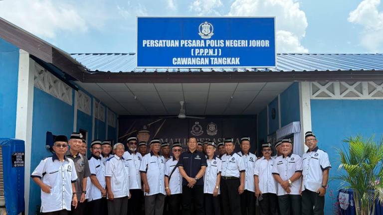 Johor Police Chief Datuk Ab Rahaman Arsad attended the Official Opening Ceremony of the Johor State Police Retirees Office, Tangkak Branch, which was also attended by retirees from the district, here today. – BERNAMA