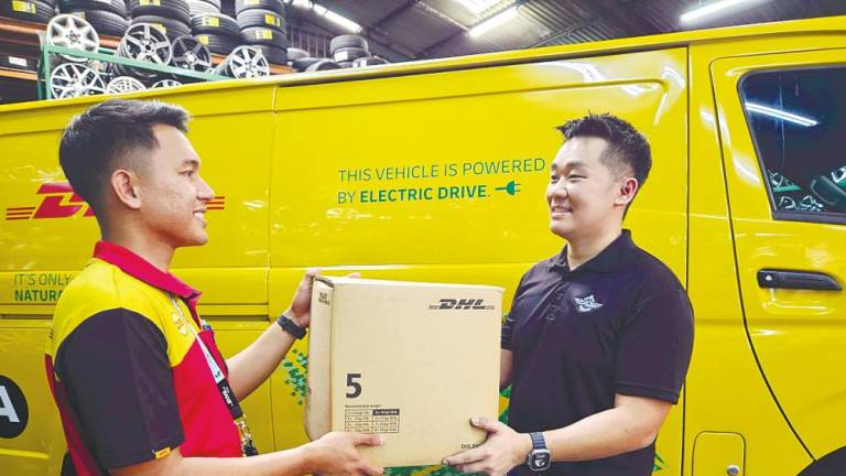 Liow (right) says King of Rims Malaysia shares DHL Express’ vision to utilise innovative ways such as SAF to power a greener future.