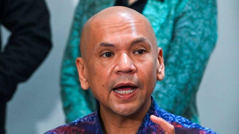 Menteri Perdagangan Dalam Negeri dan Kos Sara Hidup Datuk Armizan Mohd Ali ketika sidang media selepas Pelancaran Kempen Beli Barangan Malaysia (KKBM) 2025 Bersama My Gaya Month (MBDA) di Pavillion Bukit Jalil hari ini - fotoBERNAMA