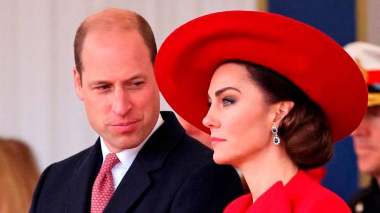 Gambar File: Putera William dan Catherine - REUTERS