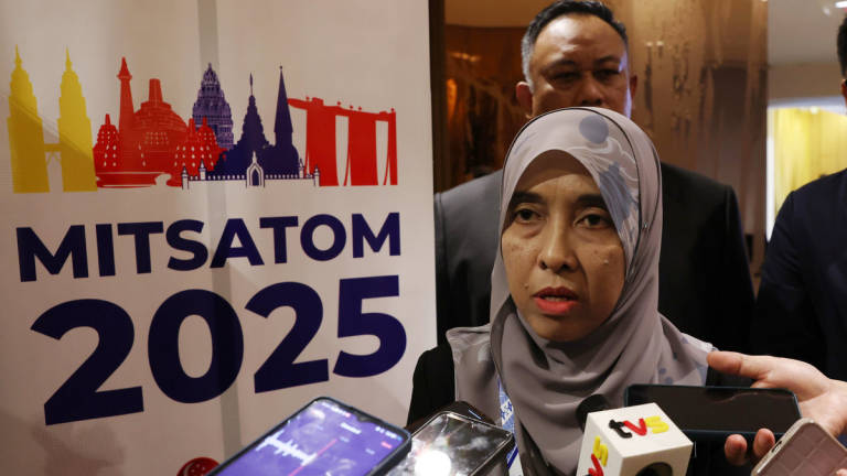 Timbalan Ketua Pengarah Jabatan Tenaga Atom Malaysia, Monalija Kostor ditemu bual media selepas Majlis Perasmian Program Latihan Amal Pelbagai Hala Sekuriti Nuklear Malaysia, Indonesia, Thailand dan Singapura (MITSATOM 2025) di sini hari ini. - BERNAMA