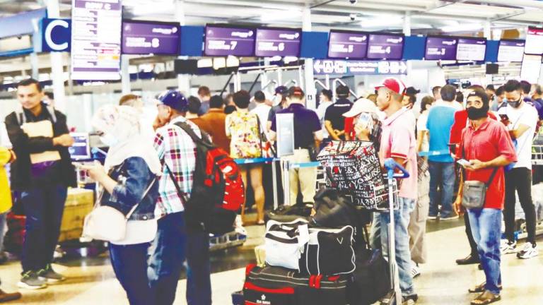 Shahul Hamid stressed that passengers should adopt proactive steps to safeguard their belongings. – SYED AZAHAR SYED OSMAN/THESUN