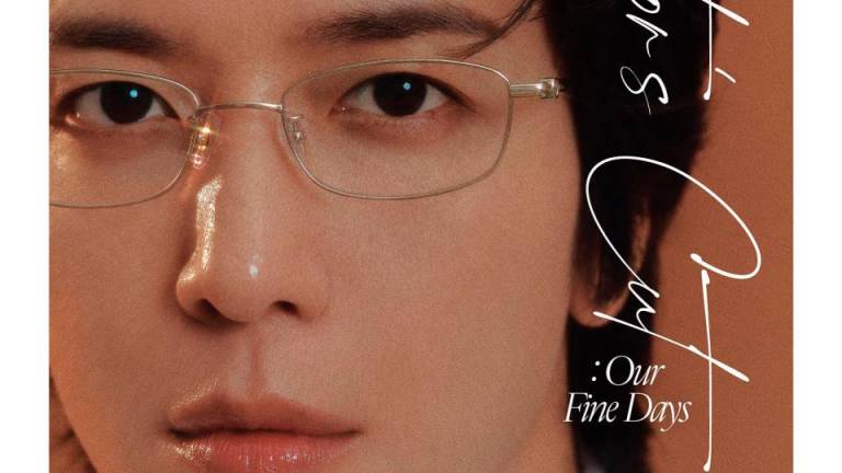 Yong Hwa has also made inroads into J-pop and C-pop with recorded songs in Japanese and Mandarin.
