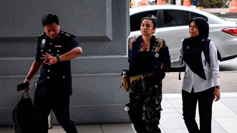 Persana Avril Sollunda - Photo by BERNAMA