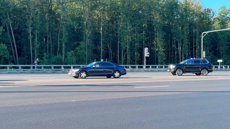 A motorcade, reportedly transporting U.S. President Donald Trump’s envoy Steve Witkoff, leaves Vnukovo Airport in Moscow, Russia August 6, 2025, in this still image taken from video. - REUTERS/Yulia Morozova