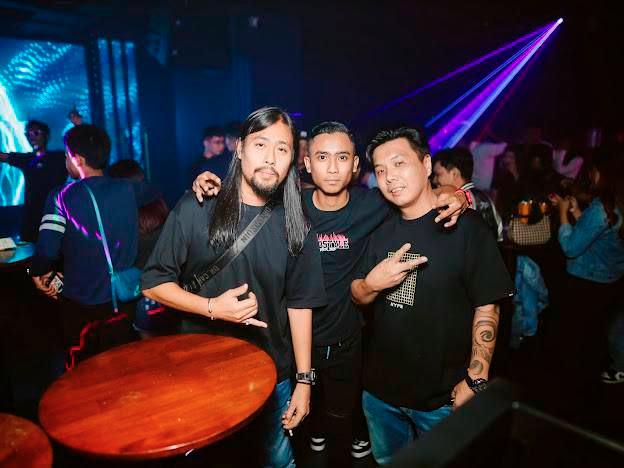 $!AJ (leftmost), owner of Secret KL enjoying quality time with friends.
