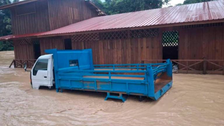 Flooded areas throughout Belaga district as villagers endure waist-high flood waters. - Pics courtesy of Senator Abun Sui Anyit’s office