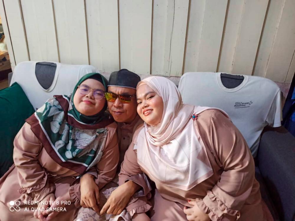 Roslan & Isma & siblings $!Roslan & Isma & siblings