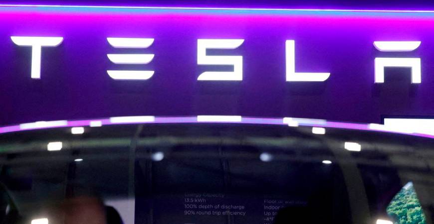 Tesla Model Y achieves first fully autonomous delivery to customer