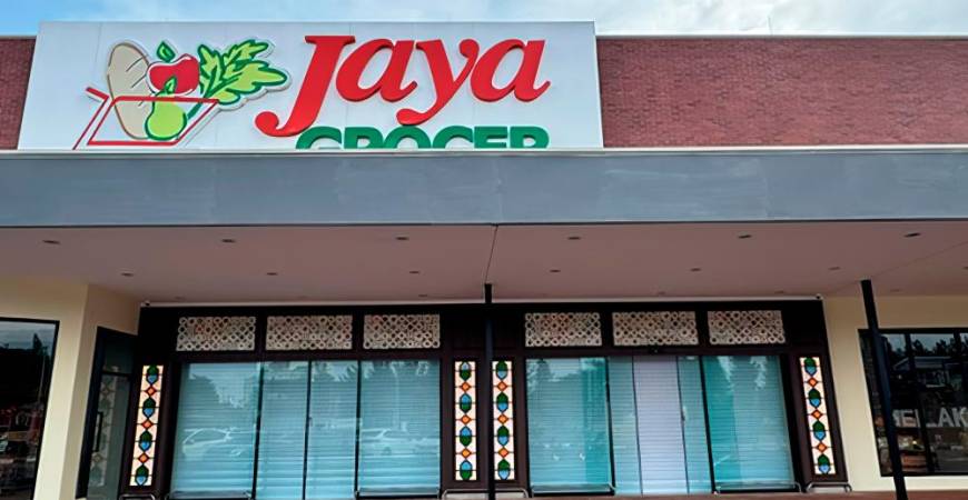 This outlet is Jaya Grocer’s first stand-alone outlet.