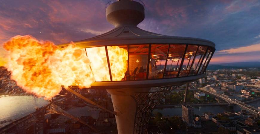 Chaos erupts as the towering Sky View restaurant meets a fiery, catastrophic end. – ALL PICS FROM FINAL DESTINATION MOVIE