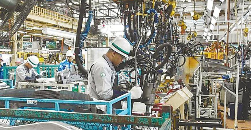 The increase in manufacturing sector production in March was supported by production in export-oriented industries. – Bernamapic