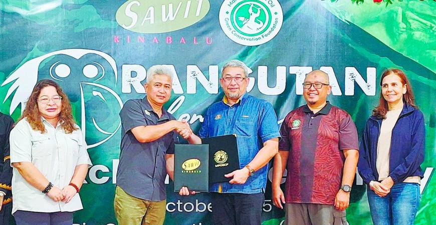 (From left) Mojilis, Ationg, Yusran, Hairulazim and Belvinder during the MoU signing ceremony.