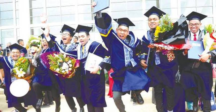 Share success stories of graduates to demonstrate the positive impact of higher education on individuals and society - BERNAMApix