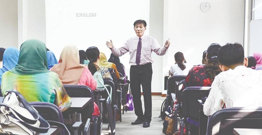 Teh suggested reducing class sizes to improve student engagement while reforming the exam system to emphasise critical thinking over rote memorisation. – AMIRUL SYAFIQ/THESUN