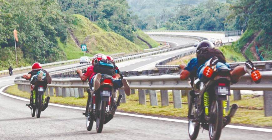 The rise of the “Mat Rempit” culture – street racers notorious for their reckless stunts – remains largely unchecked. – SUNPIC