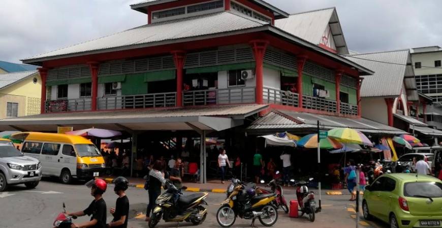 The bustling Teresang Market, situated right in the centre of the town and walking distance from the express boat wharf is one of the best markets for jungle produce, fruits, vegetables, exotic fresh-water fish and wild meat. Pix credit: Sarawak Tourism