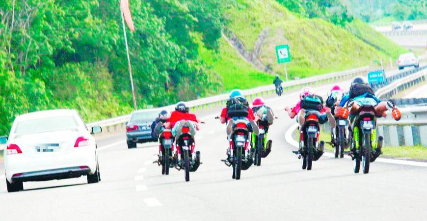 Despite ongoing crackdowns, illegal street racing stil persists. – SUNPIX