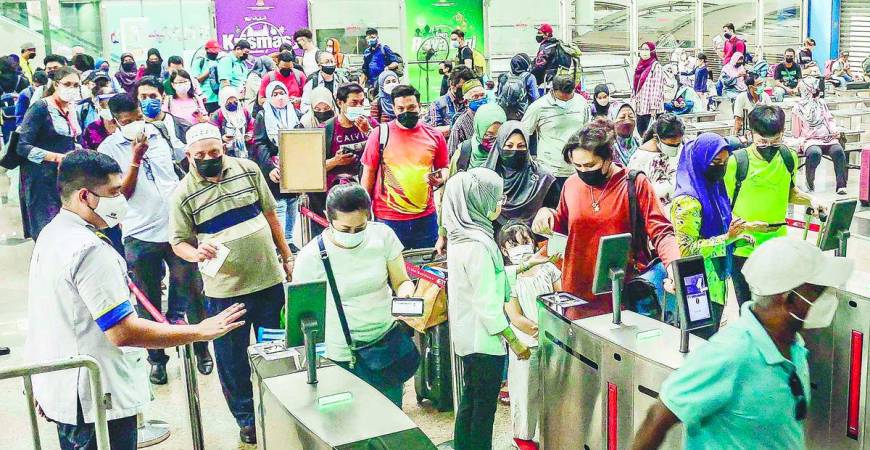 Weakening herd immunity, lower booster uptake and increased gatherings could render conducive conditions for a pandemic. – Adib Rawi Yahya/theSun