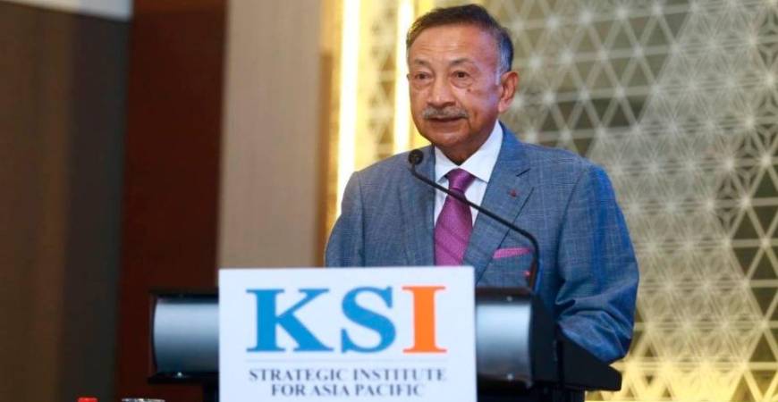 Tunku Naquiyuddin delivering his special address at the Malaysia Economic Forum 2025 today. – KSI Strategic Institute for Asia Pacific pic