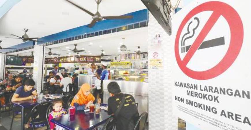 It has been estimated that 43% of men and 1.4% of women above the age of 15 smoke in Malaysia. – SUNPIC