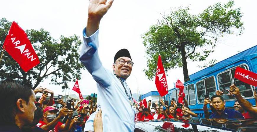 Anwar has vowed to combat corruption in the country. – REUTERSPIC