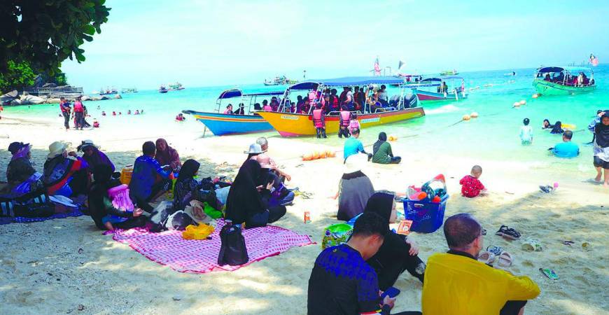 While our nation offers incredible experiences across land, sea and even air, the drive for fun can sometimes lead to bypassed safety protocols.– BERNAMAPIC