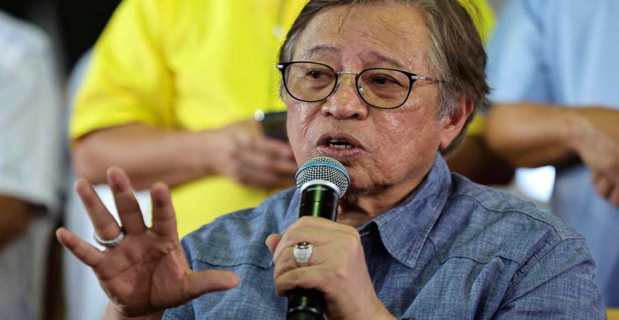 Tan Sri Abang Johari Tun Openg - FotoBernama