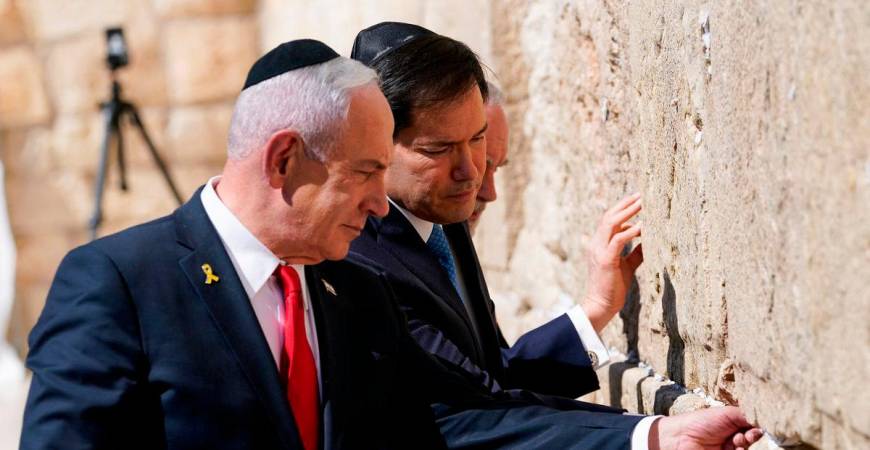 U.S. Secretary of State Marco Rubio and Israeli Prime Minister Benjamin Netanyahu visit the Western Wall, Judaism’s holiest prayer site, in Jerusalem’s Old City, September 14, 2025. REUTERS/Nathan Howard/Pool