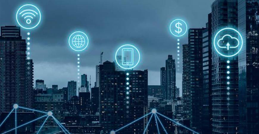 Malaysia’s expanding 5G network is set to power smart cities, enhancing connectivity and enabling real-time data sharing. – PICS FROM FREEPIK