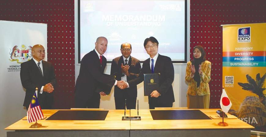 From left: Mosti Undersecretary of Technology Transfer and R&amp;D Commercialisation Division Boniface Edwin Manung, Abdelali, Hasnol Zam Zam, Muramatsu and Malaysia Pavilion Director, Expo 2025 Osaka Ellyza Mastura Ahmad Hanipiah at the signing ceremony.