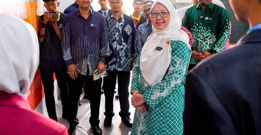- fotoBERNAMA