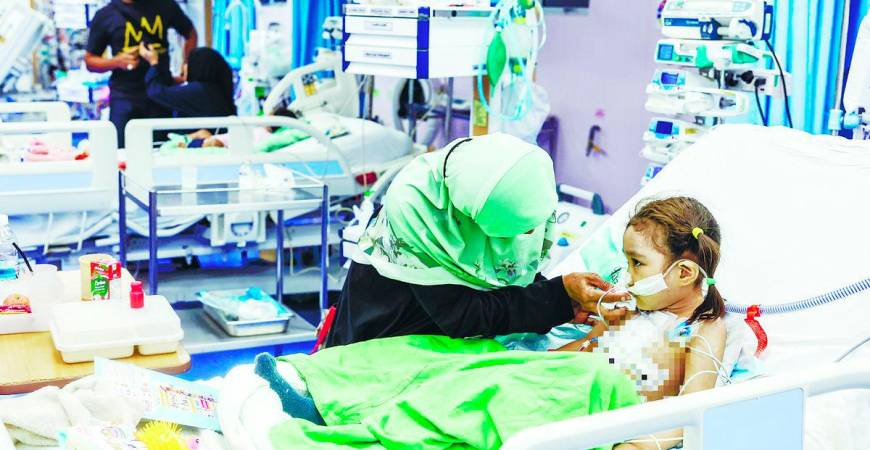 For children’s heart surgeries, the situation is even more worrisome, with 603 cases on the waiting list and an average wait time of 21 months. – BERNAMAPIX
