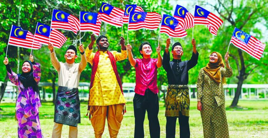 Ordinary Malaysians have proven time and again that we can live, work and laugh together in ways that defy the narrow categories our leaders try to confine us in. – ADIB RAWI YAHYA/THESUN