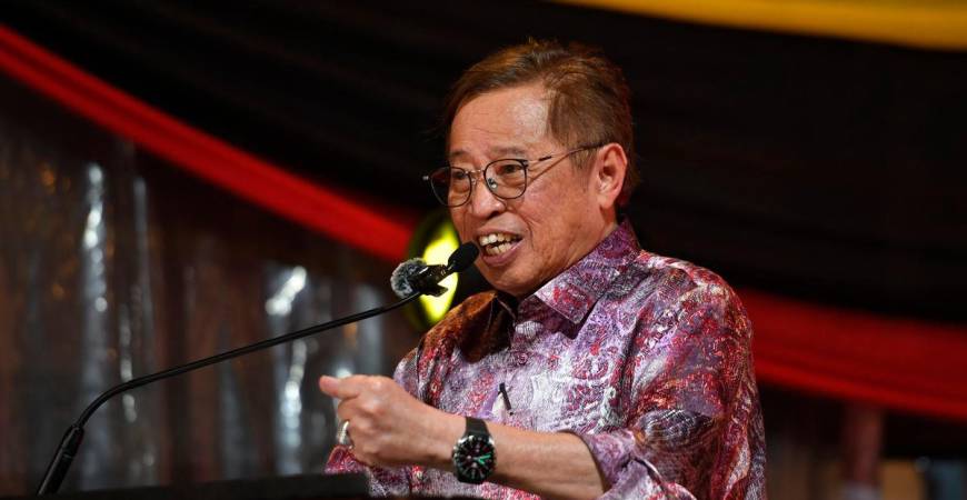Tan Sri Abang Johari Tun Openg. FotoBernama