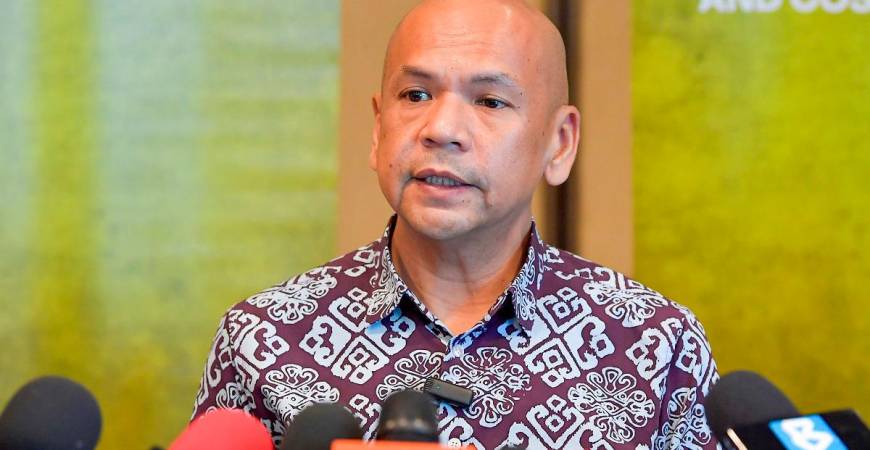 Domestic Trade and Cost of Living Minister Datuk Armizan Mohd Ali. - BERNAMApix