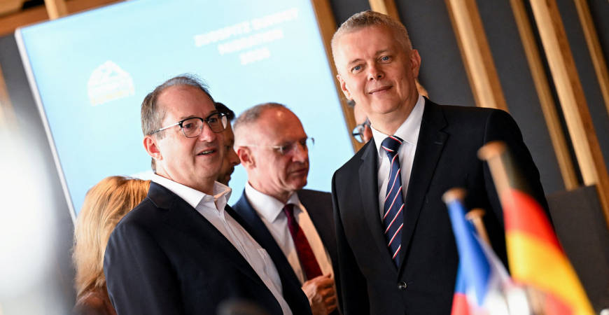 Polish Interior Minister Tomasz Siemoniak and German Interior Minister Alexander Dobrindt attend a meeting to discuss migration policies, during Zugspitze Summit, near Garmisch-Partenkirchen, Germany, July 18, 2025. - REUTERS