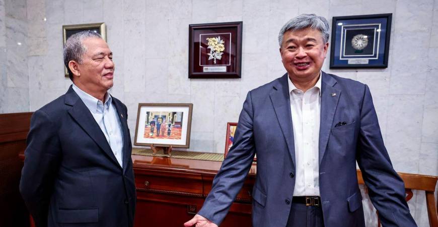 Deputy Prime Minister Datuk Seri Fadillah Yusof arrives here at 7.20 pm local time on Tuesday to begin his official working visit to Russia. - BERNAMAPIX