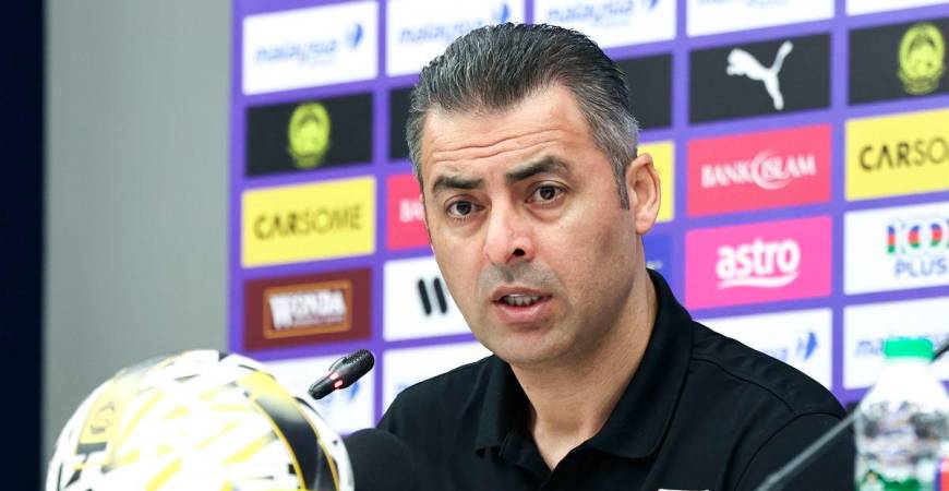 Ketua Jurulatih Palestin Ehab Abu Jazar bercakap pada sidang media menjelang perlawanan persahabatan tier 1 menentang skuad Harimau Malaya di Stadium Sultan Ibrahim, hari ini -fotoBERNAMA