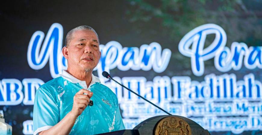 Timbalan Perdana Menteri yang juga Menteri Peralihan Tenaga dan Transformasi Air Datuk Seri Fadillah Yusof berucap pada perasmian Sambutan Hari Sungai Sedunia Tahun 2025 Peringkat Kebangsaan di Sungai Batu Tegoh hari ini. - fotoBERNAMA